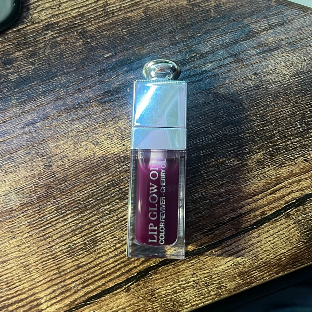 Dior lip oil in shade berry